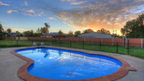 Starline Motor Inn - Accommodation NT 1