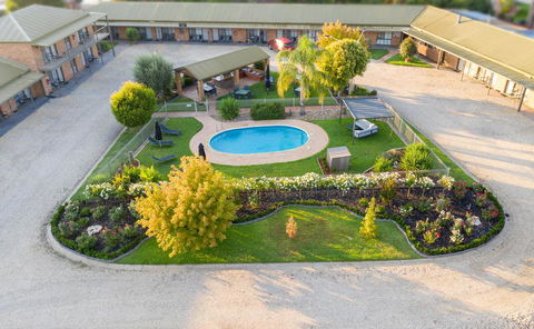 Statesman Motor Inn - Accommodation NT 2