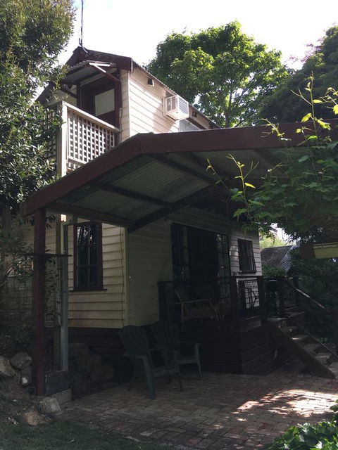 Stone's Throw Cottage Bed And Breakfast - Accommodation NT 2
