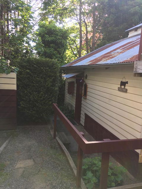 Stone's Throw Cottage Bed And Breakfast - Accommodation NT 3