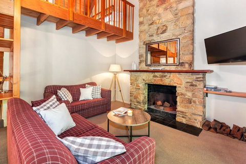 Stonehenge Retreat - Accommodation NT 3