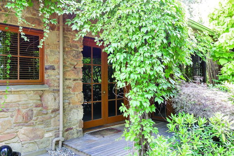 Stonehenge Retreat - Accommodation NT 0