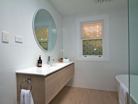 Strahan House - Accommodation NT 3
