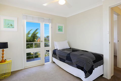 Stunning Home In Salamander Bay! - NT Tourism 3