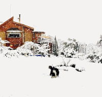 STUNNING HOME WITH AMAZING VIEWS - just 20 mins to the city and only 10 to MONA - NT Tourism