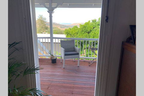 Stunning Queenslander - Accommodation NT 3