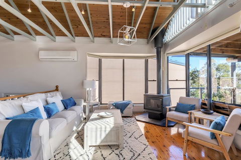 STUNNING WATERFRONT ESCAPE AT DALEYS POINT - NT Tourism 2