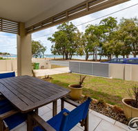Stunning Waterfront Home with pool - Sylvan Beach Esp Bellara - Accommodation NT
