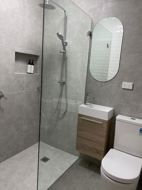 Stylish And Spacious Beach Apartment - NT Tourism 1