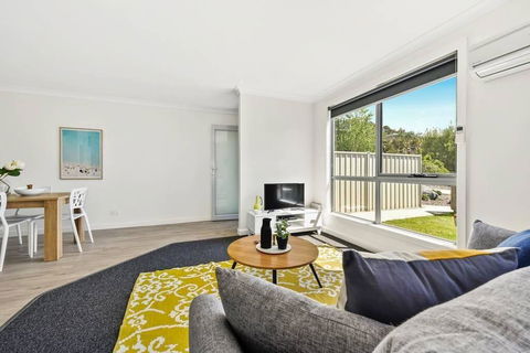 Stylish And Spacious Launceston Villa + Free Wifi - NT Tourism 2