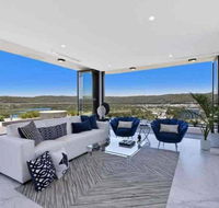 Stylish Penthouse with Views  Jacuzzi - Accommodation NT