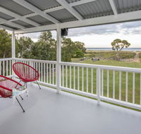 Sugar Shack - Character Family Home Right on the Ocean - NT Tourism