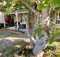 SUMMER HOUSE - CENTRAL LOCATION Near PARK - NT Tourism