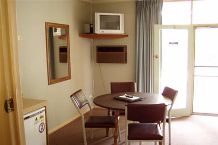 Sun River Resort Motel - NT Tourism 3