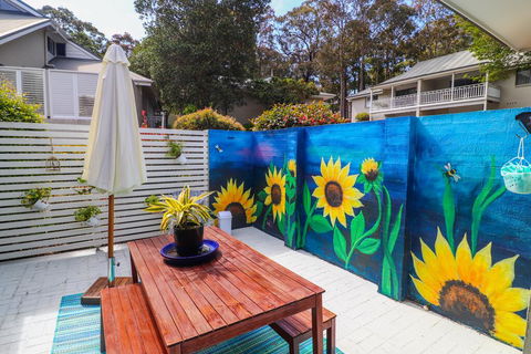 Sunflower Villa In Raffertys Resort - NT Tourism 0