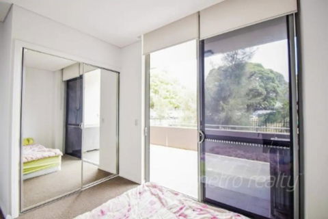 Sunny 3 Bedroom Apartment In Turrella - NT Tourism 3