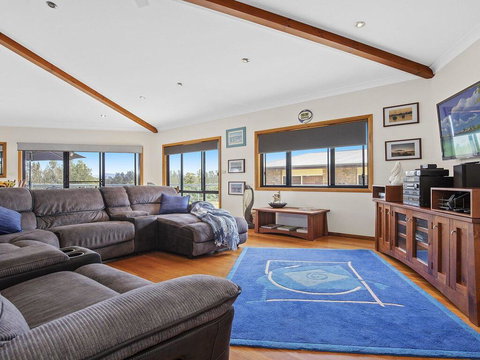 SunRay On Orama - Spacious With Great Views - Accommodation NT 2