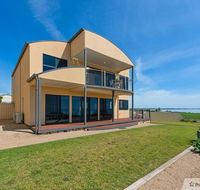 Sunset Cove Beach House - NT Tourism