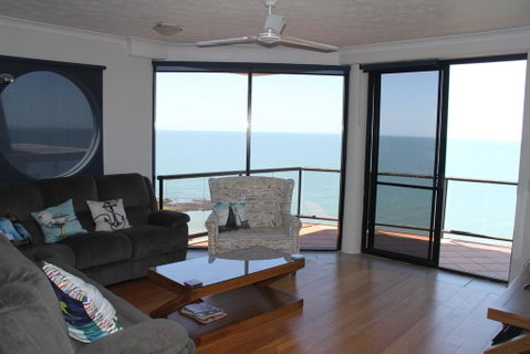 Sunset Sails Redcliffe - Accommodation NT 3