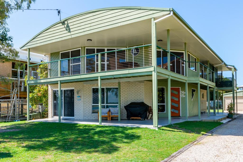 Bridgeman Downs QLD NT Tourism