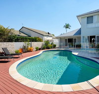 Super Sized Family Retreat With a Pool - Accommodation NT
