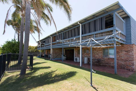 Surf And Sunsets, Beach Holiday Home Mandurah - Accommodation NT 1