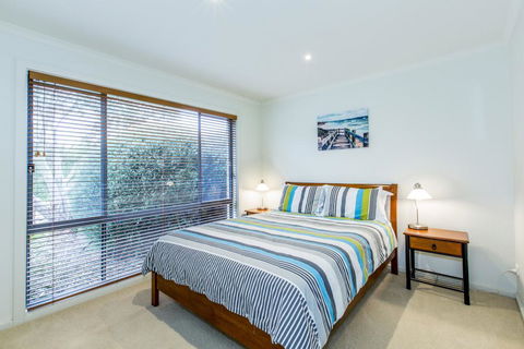 SURFSIDE GETAWAY IN PICTURESQUE INVERLOCH - Accommodation NT 2
