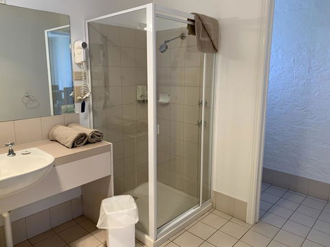 Swaggers Motor Inn - Accommodation NT 2