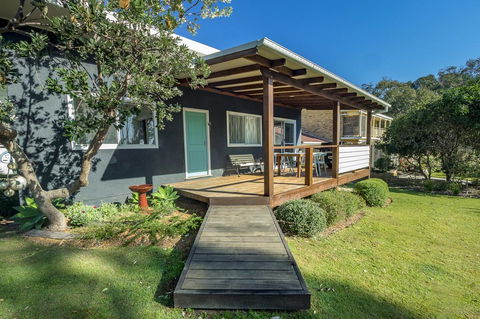 Tallowood Beachfront Cottage - NT Tourism 0