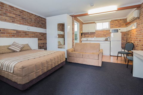 Tally Ho Motor Inn - NT Tourism 0