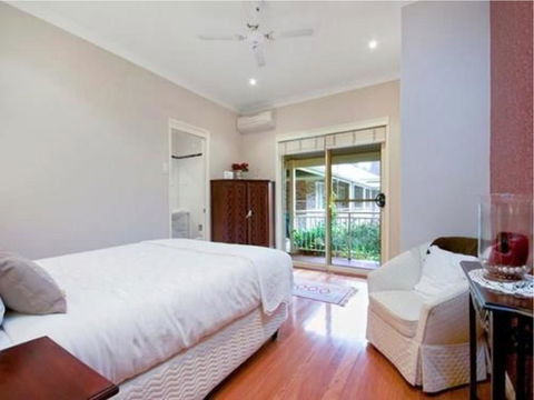The Acreage Luxury B&B And Guesthouse - NT Tourism 0