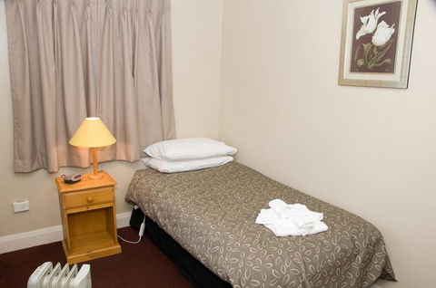 The Alpine Hotel - Accommodation NT 3