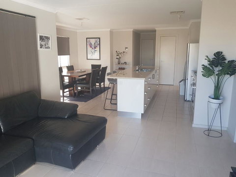 The Baltimore - Family Home Getaway - Accommodation NT 2