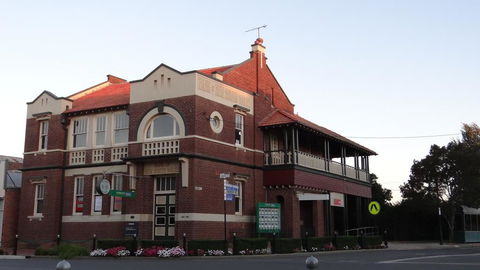 The Bank B&B West Wyalong - NT Tourism 0