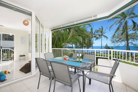 The Beach House 3BR Waterfront Apartment, Own WIFI - Accommodation NT 1