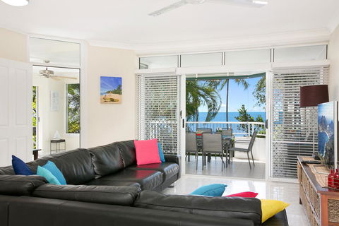 The Beach House 3BR Waterfront Apartment, Own WIFI - Accommodation NT 2