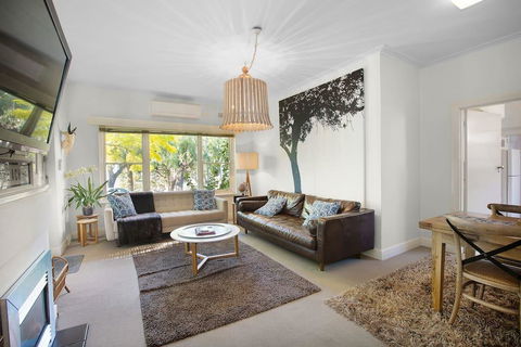 The Beach House Apartment - NT Tourism 3