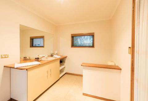 Parnella Kettering - Accommodation NT 6