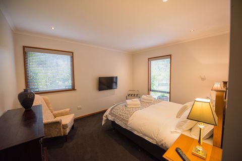 Parnella Kettering - Accommodation NT 14