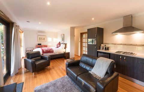 Parnella Kettering - Accommodation NT 5