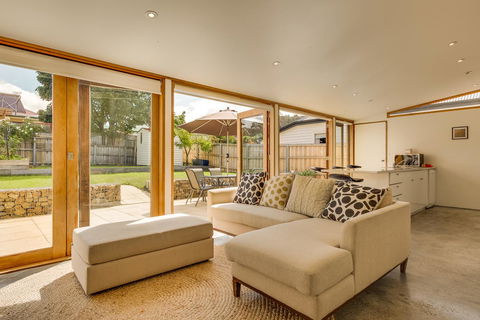 Brampton Cottage - Accommodation NT 17