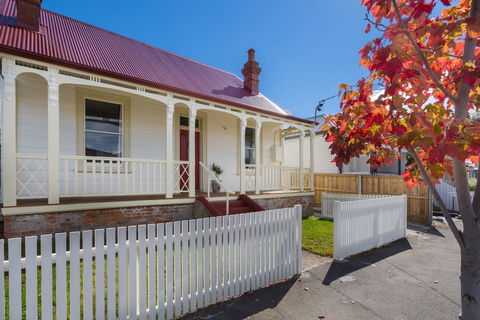 Brampton Cottage - Accommodation NT 5