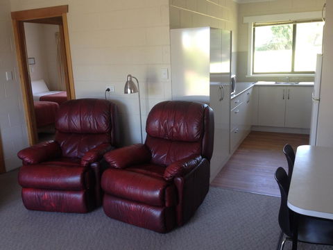 Willaway Motel Apartments - NT Tourism 4