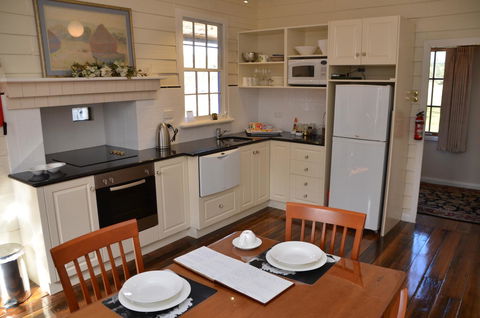 Buttons Cottage For Canyon & Rain Forest Walks With In House Dining - NT Tourism 20