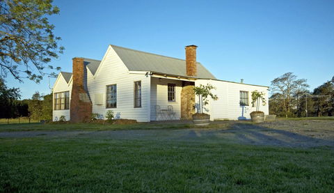 Buttons Cottage For Canyon & Rain Forest Walks With In House Dining - NT Tourism 0