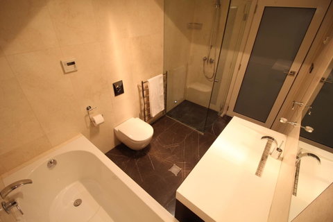 Sunny 3 Bedroom Apartment In Sandy Bay - Accommodation NT 5
