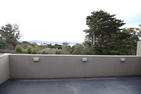 Sunny 3 Bedroom Apartment In Sandy Bay - Accommodation NT 16
