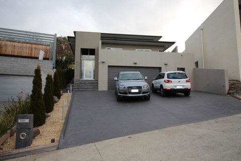 Sunny 3 Bedroom Apartment In Sandy Bay - Accommodation NT 9