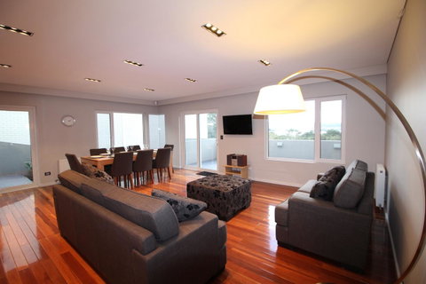 Sunny 3 Bedroom Apartment In Sandy Bay - Accommodation NT 6