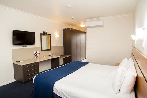 Edgewater Hotel - NT Tourism 13